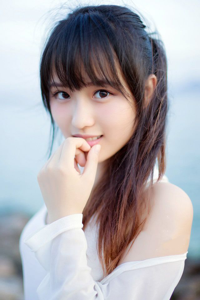 军营里，偶尔能够听到一声声痛苦的呻吟，兄弟两人自黄巾之乱之初参战，转战二十多载光阴，对于这些伤病痛苦的而无力的呻吟，最初的怜悯到现在剩下的也只剩下一股难言的麻木，但这种情况下，那股情绪却还在延续。